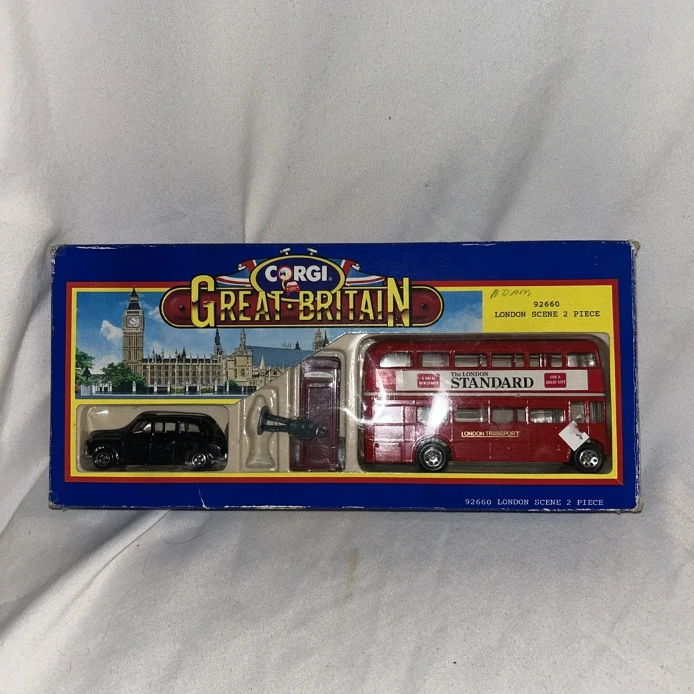 Vintage Corgi Great Britain, London Scene‎ 2 Piece #92660 F1
